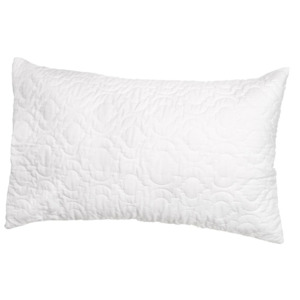 Bed Protectors: Quilted pillow protector