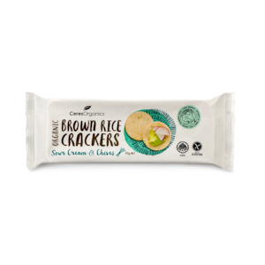 CERES ORGANICS BROWN RICE CRACKERS SOUR CREAM & CHIVES