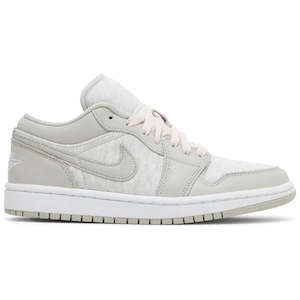 Jordan: Air Jordan 1 Low SE - Light Iron Ore (W)