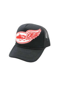 Womens Sizing: Corteiz Alcatraz Wing Trucker Black & Red
