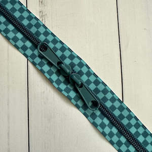 30” Berry Checked Zipper: 30” Turquoise Checked Zipper