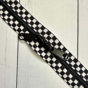 Products: 30” Black & White Checked Zipper