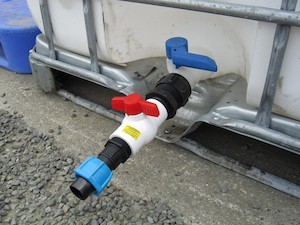 Products: NW50 IBC ADAPTOR CAP WITH PVC 32mm BALL VALVE + 32MM HOSE CONNECTOR - RainHarvest and Services