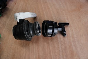 Products: BSP63 (CAMLOCK Valve) IBC WATER BUTT TAP - RainHarvest and Services