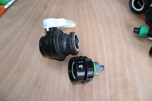 Products: BSP63 HOSECAP. HAS 12MM GARDEN HOSE END. FOR 63mm IBC CAMLOK VALVES - RainHarvest and Services