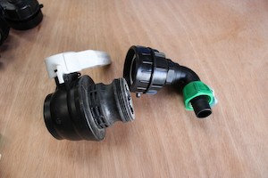 Products: BSP60 & 25mm BEND HOSE CONNECTOR FOR CAMLOCK IBC VALVE - RainHarvest and Services