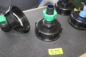 Products: S100 X 8 COARSE THREAD IBC CAP WITH 25MM HOSE CONNECTOR - RainHarvest and Services
