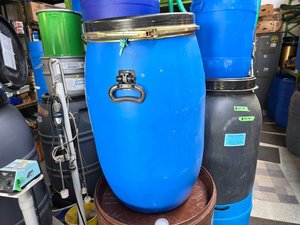 Products: 100 LITRE BLUE PLASTIC DRUM. SEALED LID WITH STEEL CLAMP. FOOD GRADE. - RainHarvest and Services