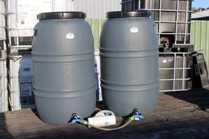 WATER BUTT LIGHT GREY TWO DRUM 440 LITRE FOOD GRADE KIT WITH SCREW LIDS with DIV&hellip;
