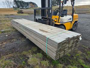 Decking 1: 140x32 Merch Grade Decking Smooth 405.0LM (Dated Stock)