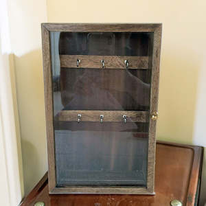 Le Monde: KEY HANGER CABINET