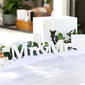 MR & MRS TABLE WORD