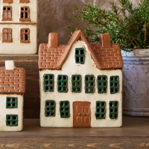 Home Decor: French Country Cotswolds Manor Tea Light House