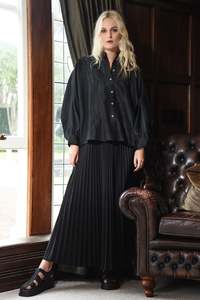 Curate Black In Skirt of Time