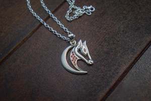 Pendant: Horse Head Pendant - Sterling Silver - Garnets