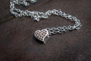 Pendant: Heart Pendant - Garnets