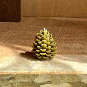 The Authentic Honey Co. Medium Pinecone