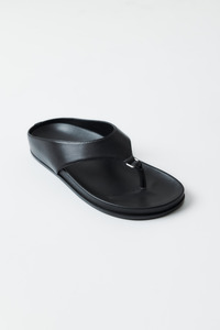 Footwear: Antonia Slide