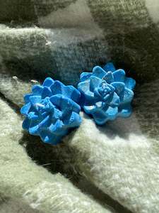 Succulent Candles: Blue succulent candle