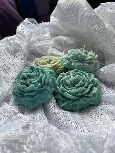 Flower Candles: Green flower candle