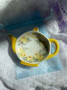 Magnet - Yellow teapot