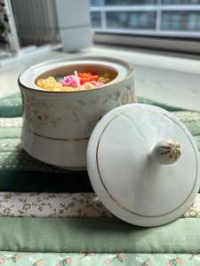 Ceramic Candles: Upcycled ceramic candle