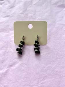 Earrings: Beaded stud earrings | Black