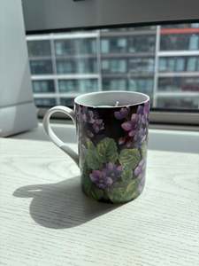 Gifts Under 20: Upcycled teacup candle