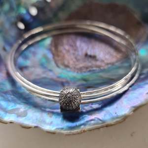 Bracelets: Set of 3 Bangles with Kina connection