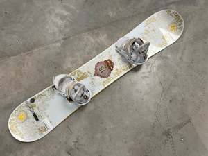 Snowboards With Bindings: Burton Twin 154cm Snowboard With Burton Bindings