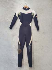 Wetsuits: Air Tight Women's Wetsuit With Back Zip