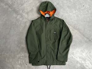 Snowboards: ThirtyTwo Men's Snow Jacket Size Medium *Excellent Condition*