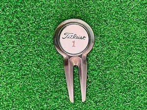 Training Aids Accessories: Titleist pitch mark repair tool & ball marker