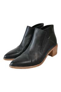 Size 40: Isabella Anselmi - Stacked Heel Boots
