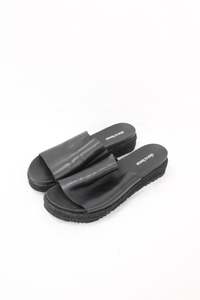 Size 39: Diana Ferrari - Woven Leather Sandals