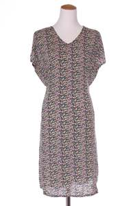 25 Off Sale: KILT - Reversible navy floral rayon dress! 10