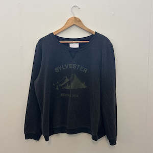 Hoodies Crewnecks: Sylvester Crew - Size L