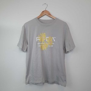 T Shirts: RVCA Tee - Size XS