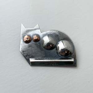 John Z Robinson Jewellery: Silver Shibuichu Cat Brooch