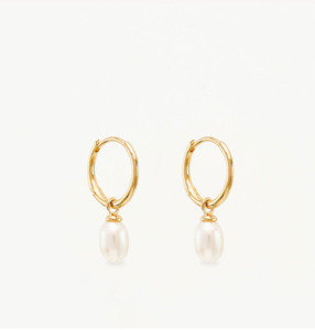 By Charlotte: BY CHARLOTTE Live In Peace Pearl Hoop Earrings - 18k Gold Vermeil