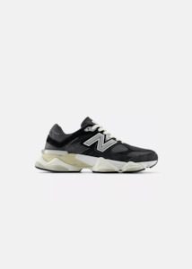 New Balance: NEW BALANCE 9060 Sneaker - Black/Phantom