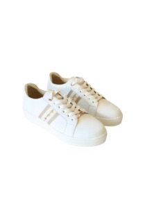 Kathryn Wilson: KATHRYN WILSON Caine trainer - Stone Pebble / Cream Stripe