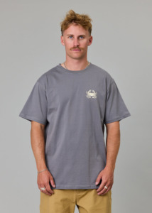 JUST ANOTHER FISHERMAN Paddle Crab Sea Tee - Charcoal