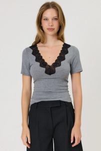 REMAIN Lulu Tshirt - Smoke