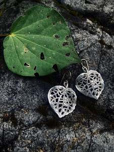 Jewellery Nz Earrings Redmanuka 1: Kawakawa Silver Leaf earrings | silver earrings | nz jewellery