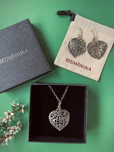 Redmanuka: Small Kawakawa Silver Leaf necklace and earrings set  | necklace and earrings set |  nz jewellery | Redmānuka
