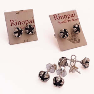 Earrings: Mānuka Seedpod Earstuds