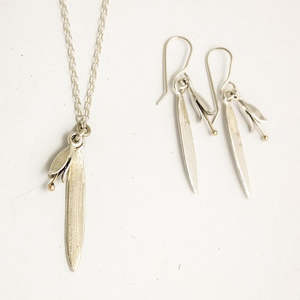 New: Tūī’s Nectar Gift Set — Necklace and Earrings