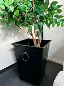 Home Decor: Planter Small Black
