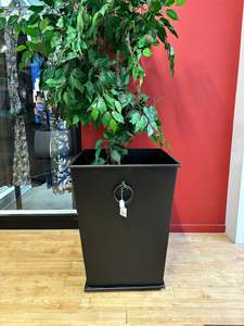 Home Decor: Planter Black Large